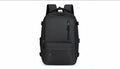 Mochila de Viaje Con Compartimento para Botellas, Color Negro